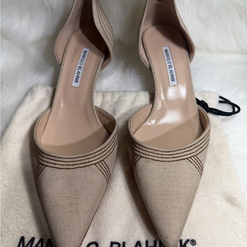 Manolo Blahnik Tan Pointed Toe Heels - Picture 8 of 8